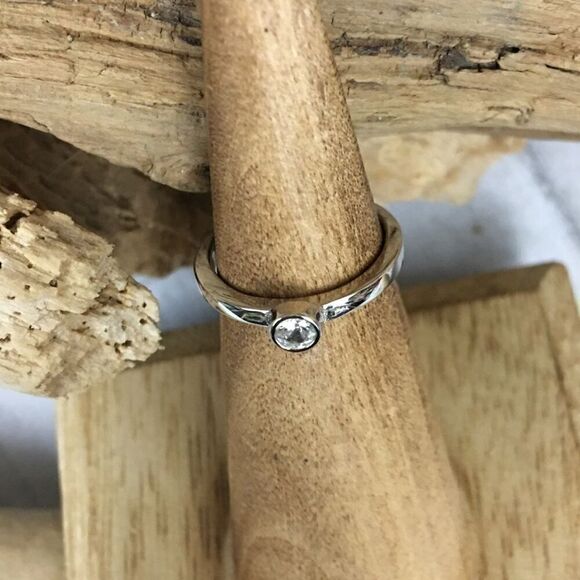 Sterling Silver Solitaire CZ Toe Ring - Picture 4 of 6